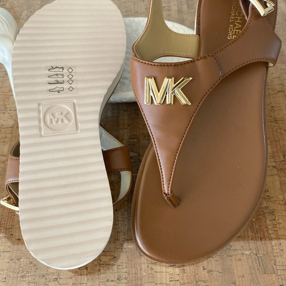 MK Jilly sandals NWOT never worn size 7